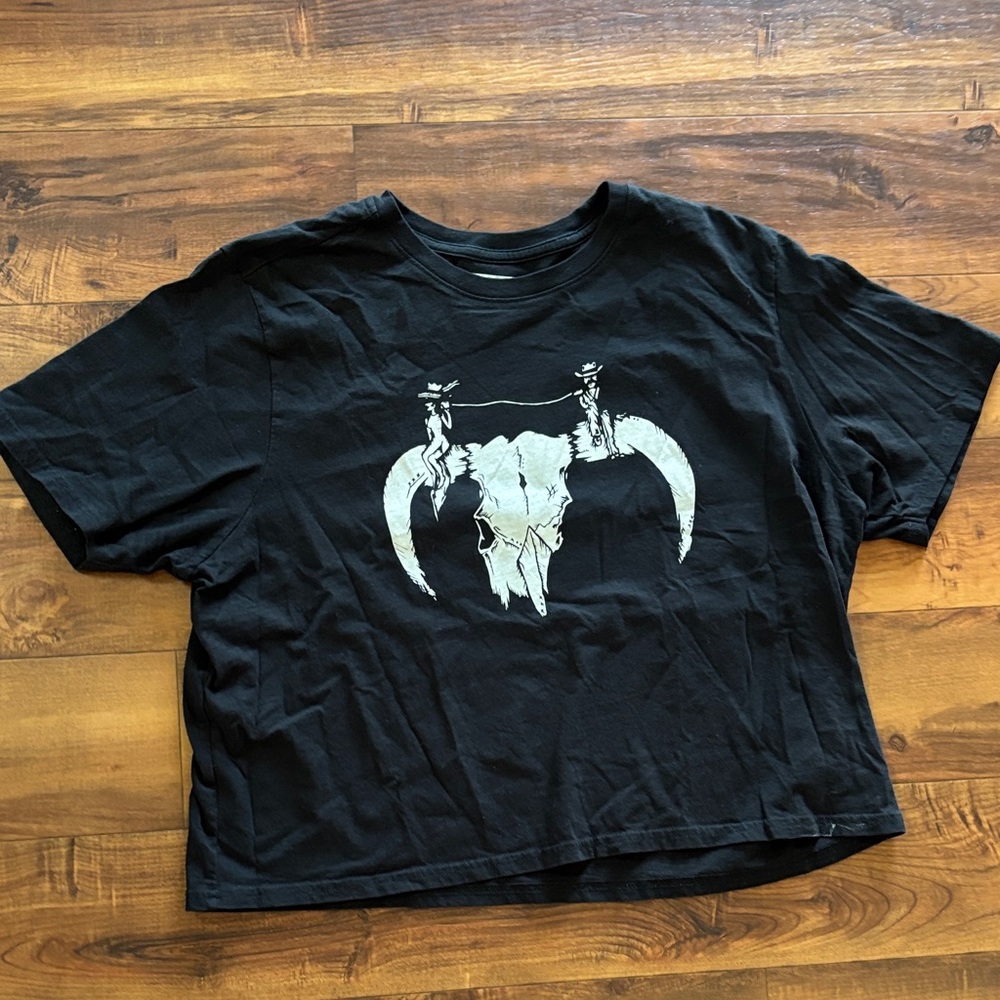 Smith & Rogue Cropped Black Western Graphic Tee